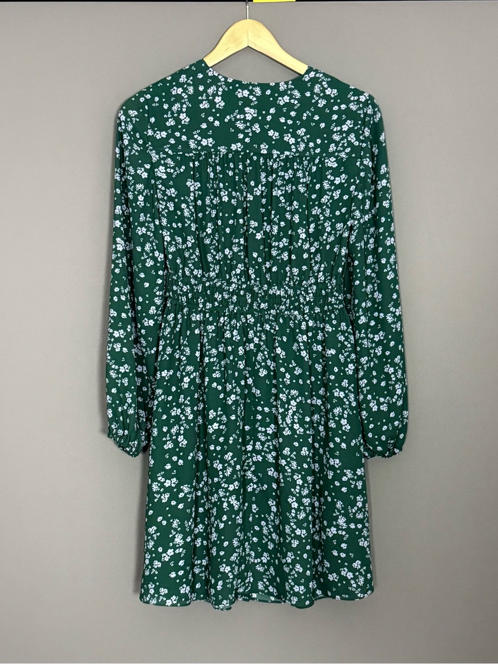Derek Lam 10 Crosby Green Ditsy Floral Twist Front Short Dress Size 4 - Picture 3 of 10